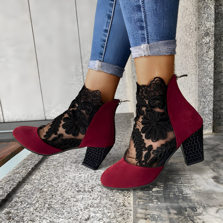 Hazel | Bootie con Tacco e Pizzo Ricamato