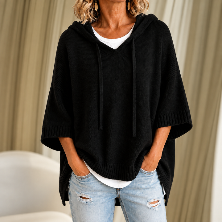 Oriana | Poncho lavorato a maglia con cappuccio e maniche a tre quarti