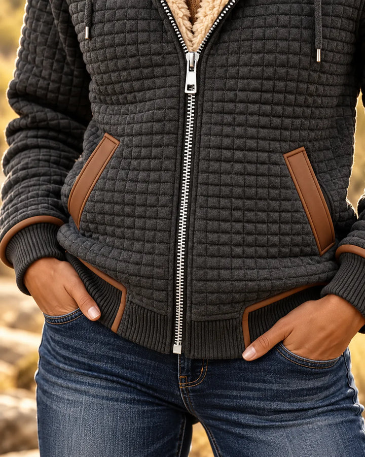 BETH | Giacca a zip con cappuccio foderata in sherpa