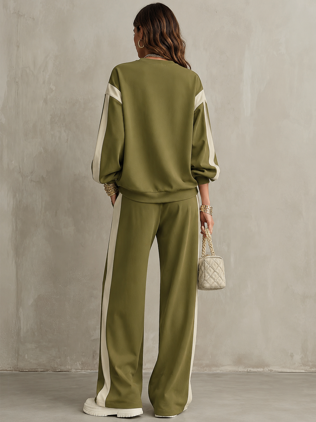 Sonia | Completo Casual Felpa Verde Oliva con Girocollo e Pantalone Ampio con Coulisse
