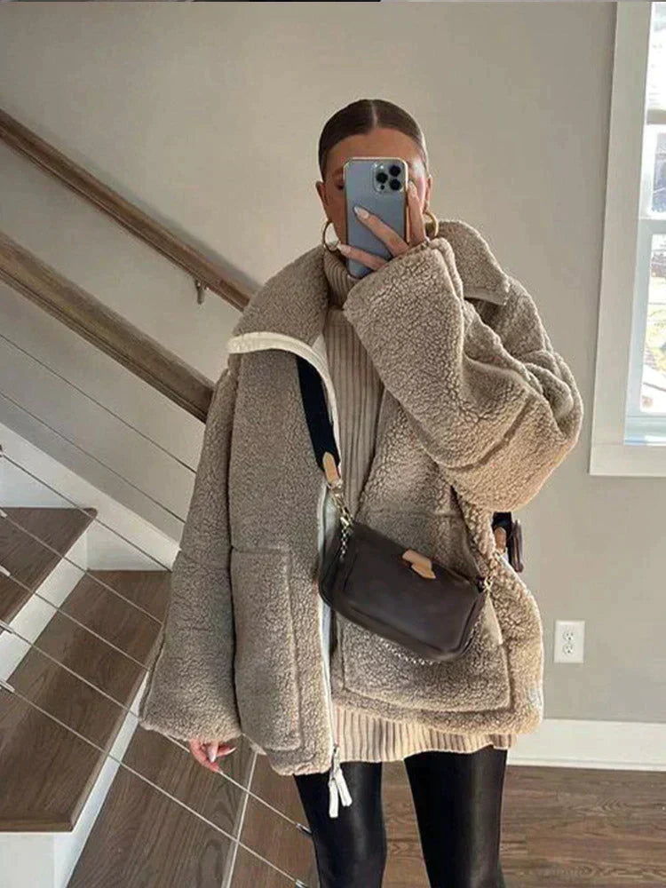 CORA | Giacca teddy oversize con colletto alto