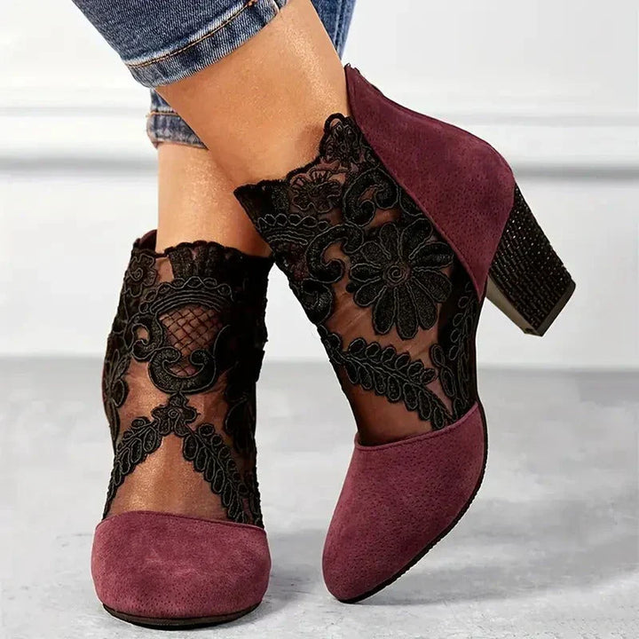 Hazel | Bootie con Tacco e Pizzo Ricamato